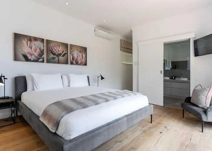 Camps Bay Deluxe - Luxury Villa With Ocean Views And Pool