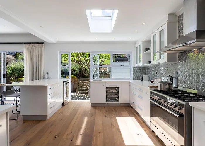 Camps Bay Deluxe - Luxury Villa With Ocean Views And Pool