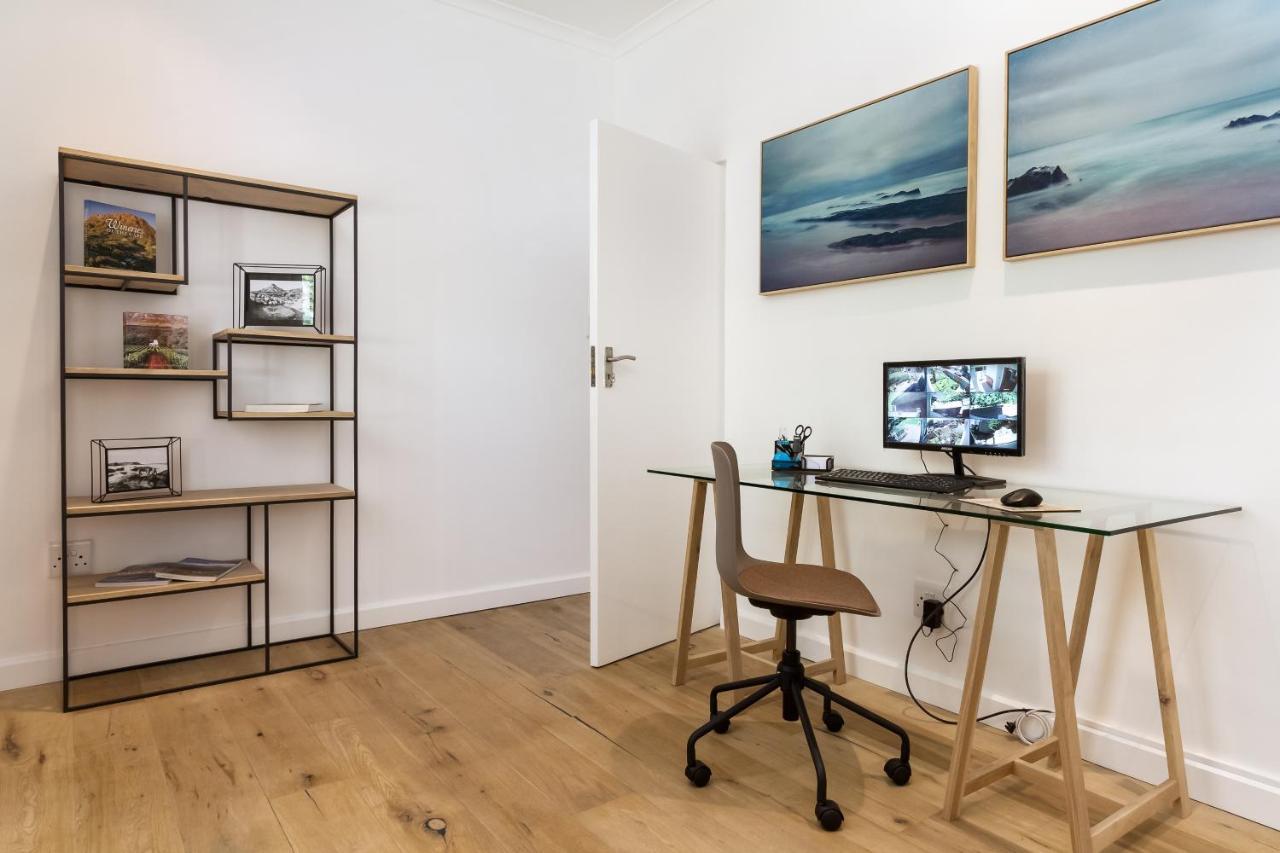Villa Camps Bay Deluxe - Luxury With Ocean Views And Pool Cape Town