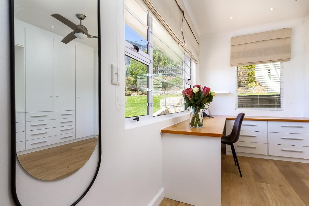 Villa Camps Bay Deluxe - Luxury With Ocean Views And Pool Cape Town