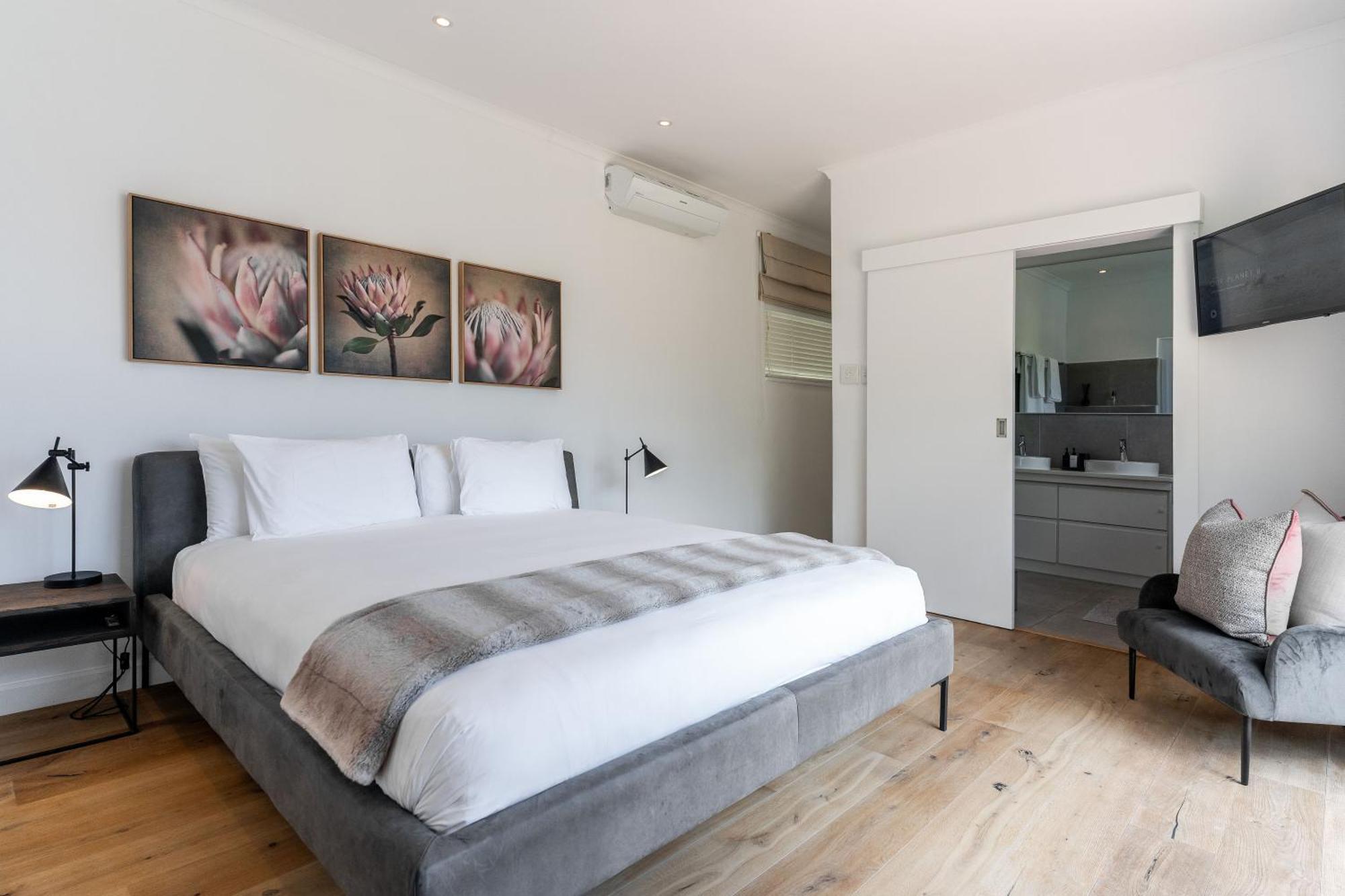 Camps Bay Deluxe - Luxury With Ocean Views And Pool Villa