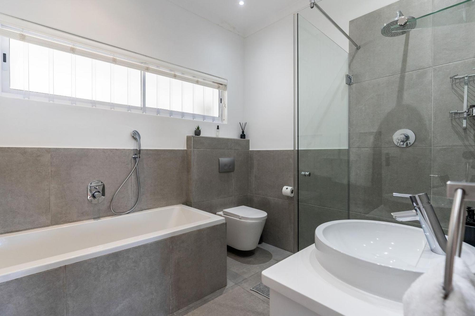 Camps Bay Deluxe - Luxury With Ocean Views And Pool
