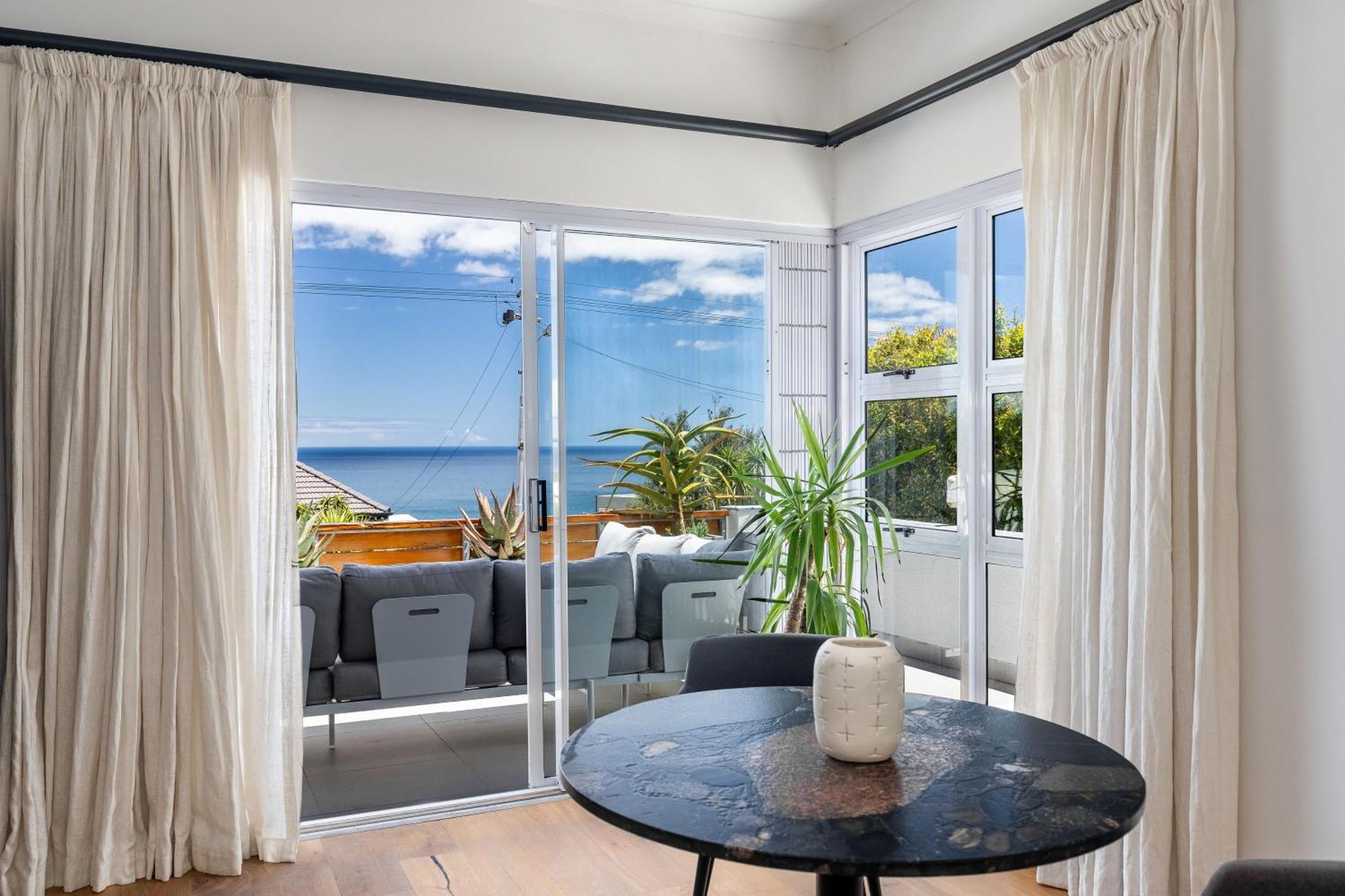 Camps Bay Deluxe - Luxury With Ocean Views And Pool Villa *